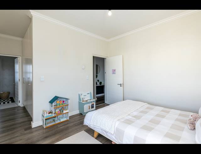 3 BEDROOM FREESTANDING FOR SALE IN SUNNINGDALE